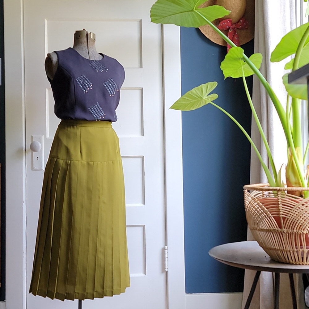 VTG Olive Green Pleated Skirt